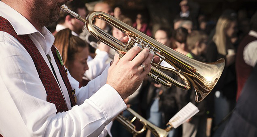 Rencontre avec les fanfares !