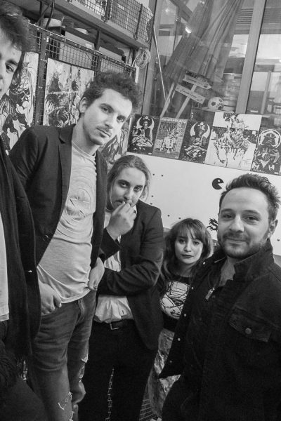 Les Reines du Baal, groupe de reprises musicales rock, notre professeur Laurent boile à la batterie