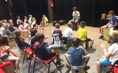 Présentation du Cajon aux élèves de l'école primaire de Songeons