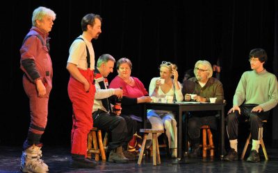 Spectacle de théâtre adulte, école de l'EMION